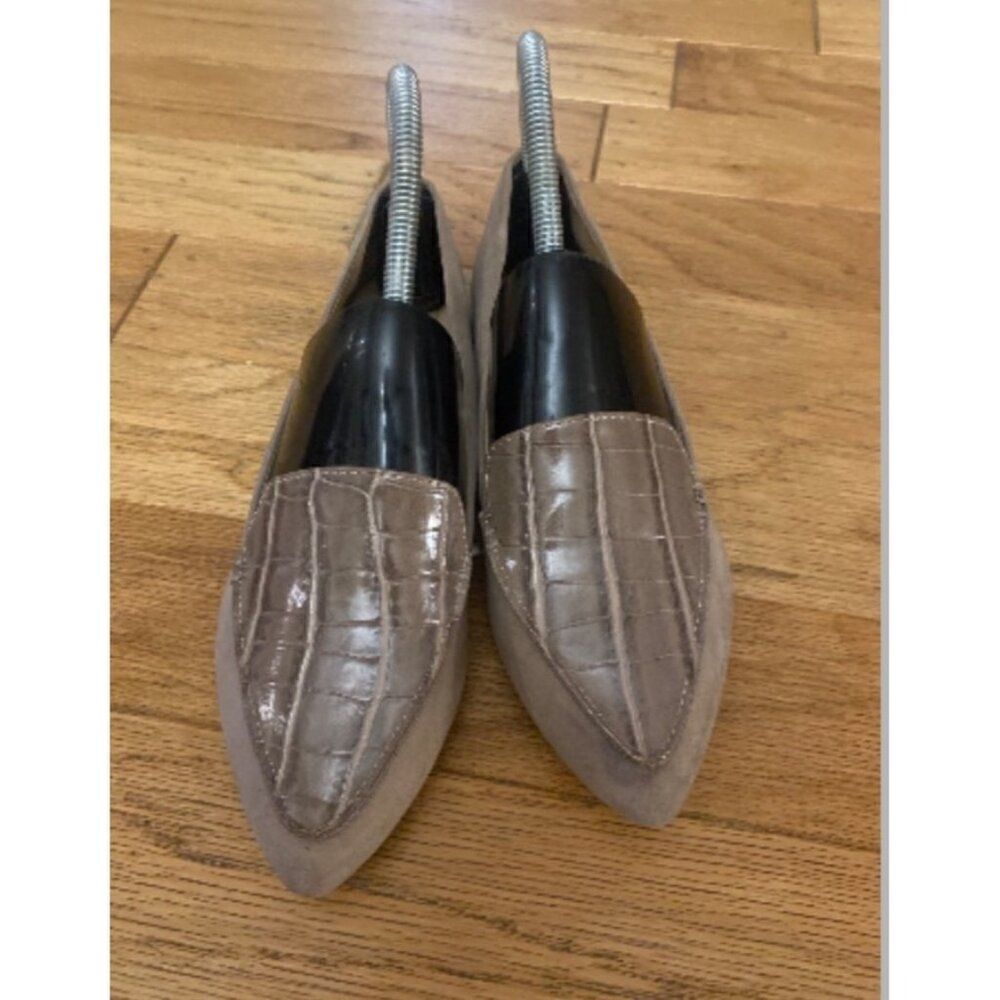 Comfort women's light Brown Faux Croc Suede pointed toe Loafers Size 6M